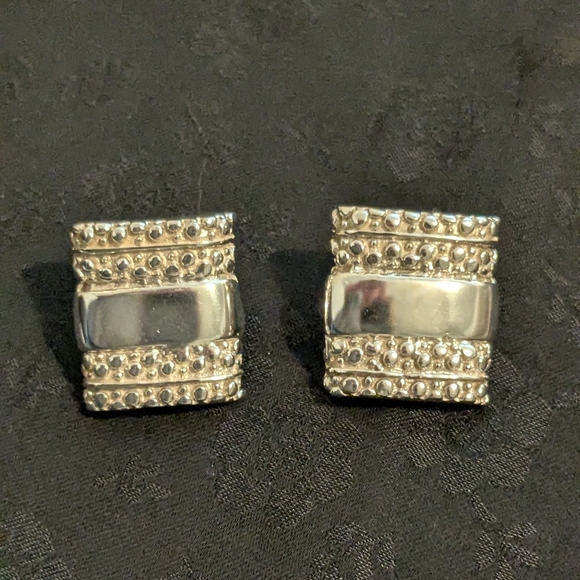 Chic 925 Solid Sterling Silver Textured Earrings - Picture 6 of 6